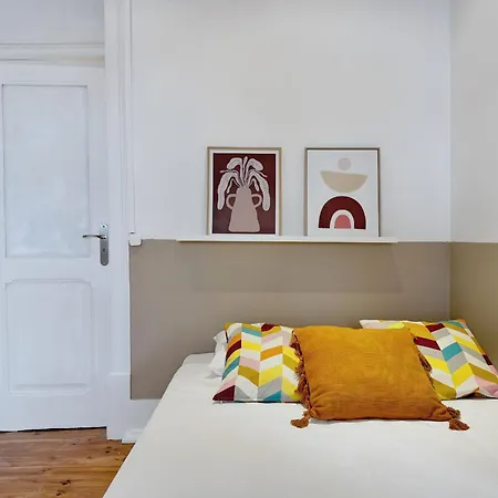 Flh Campo Pequeno Stylish Interior Apartament Lizbona