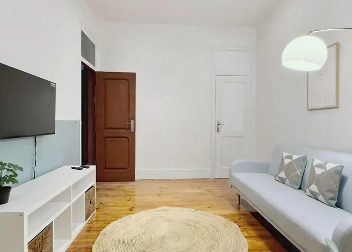 Flh Campo Pequeno Stylish Interior Lizbona