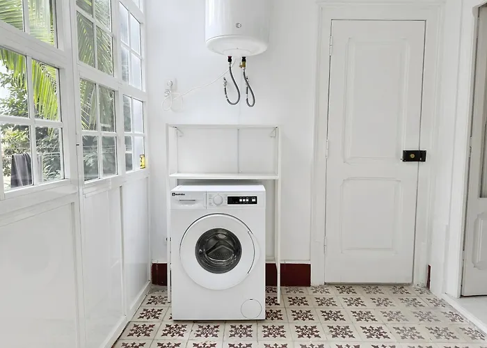 Flh Campo Pequeno Stylish Interior Lizbona